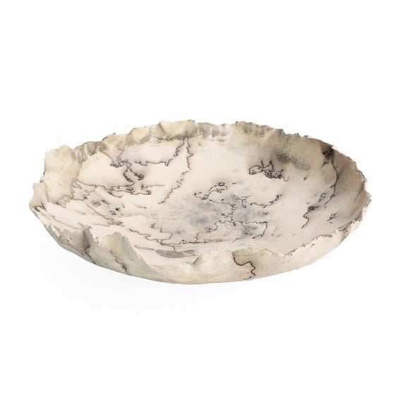 Schaal keramiek beige raku met ingebrand paardenhaar 32 cm doorsnede 8,5 cm hoog www.gerdiennoordeloos.nl schaal_bijzonder_uniek_handgemaakt_keramiek_raku_ingebrand_paardenhaar